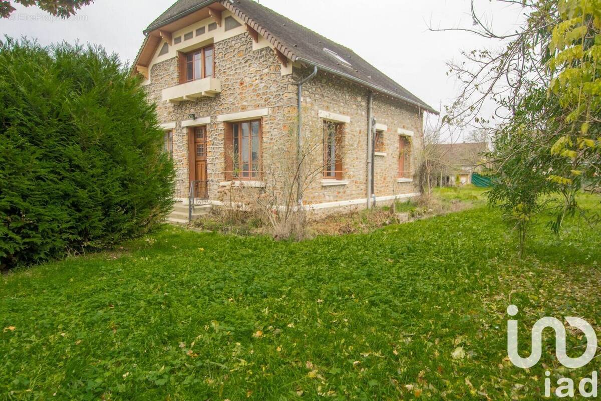 Photo 1 - Maison à SAULX-LES-CHARTREUX