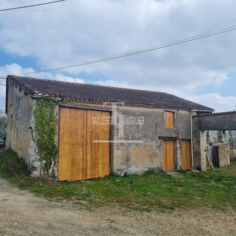 Maison à NEUVIC