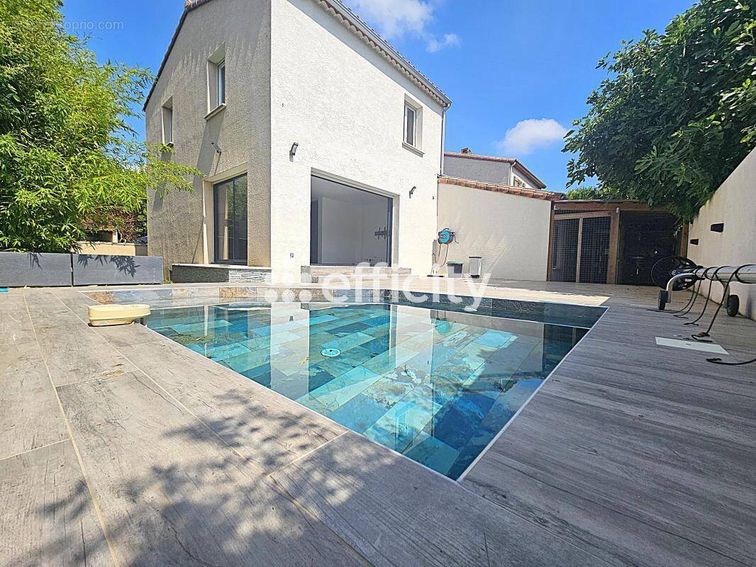 Maison à COURNONSEC