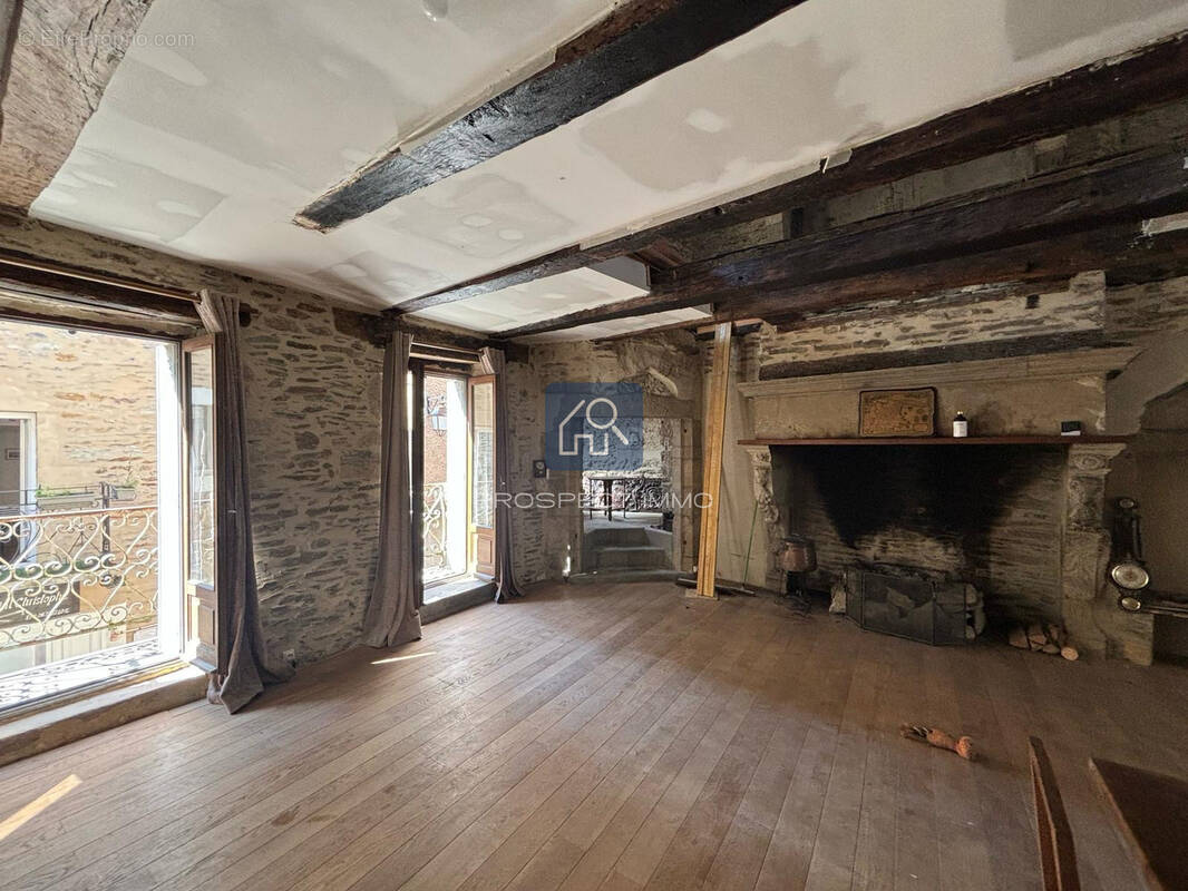 Maison à ESTAING