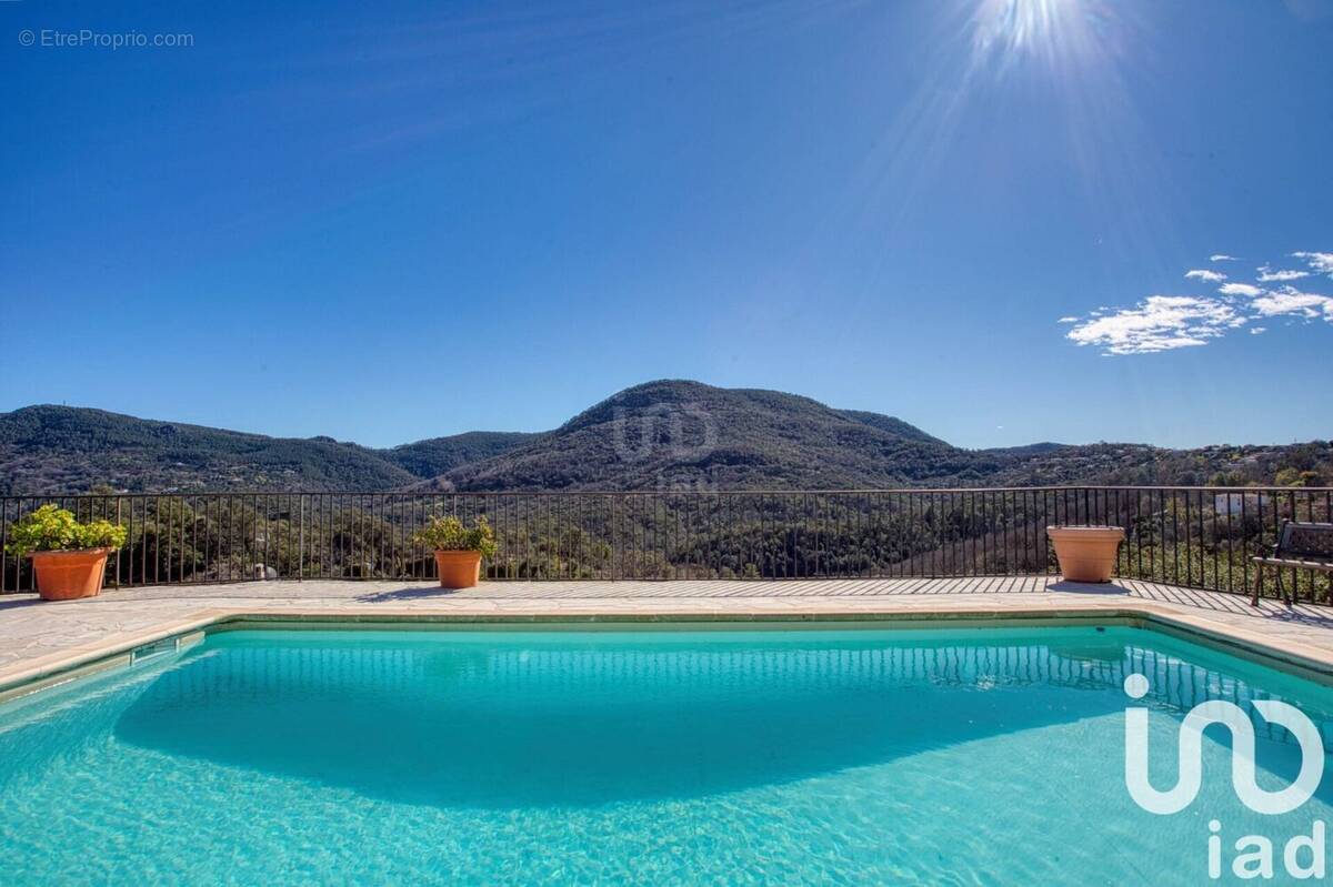 Photo 1 - Maison à LES ADRETS-DE-L&#039;ESTEREL