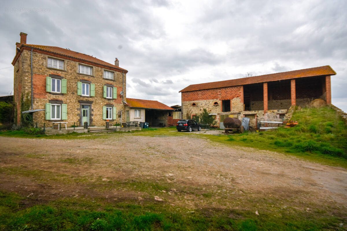 Maison à BOURNONCLE-SAINT-PIERRE