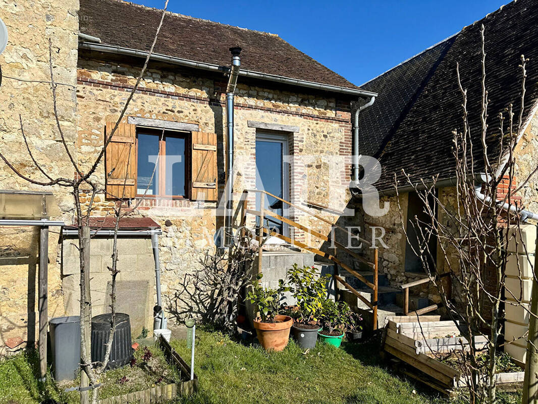 Maison à MOULINS-LA-MARCHE