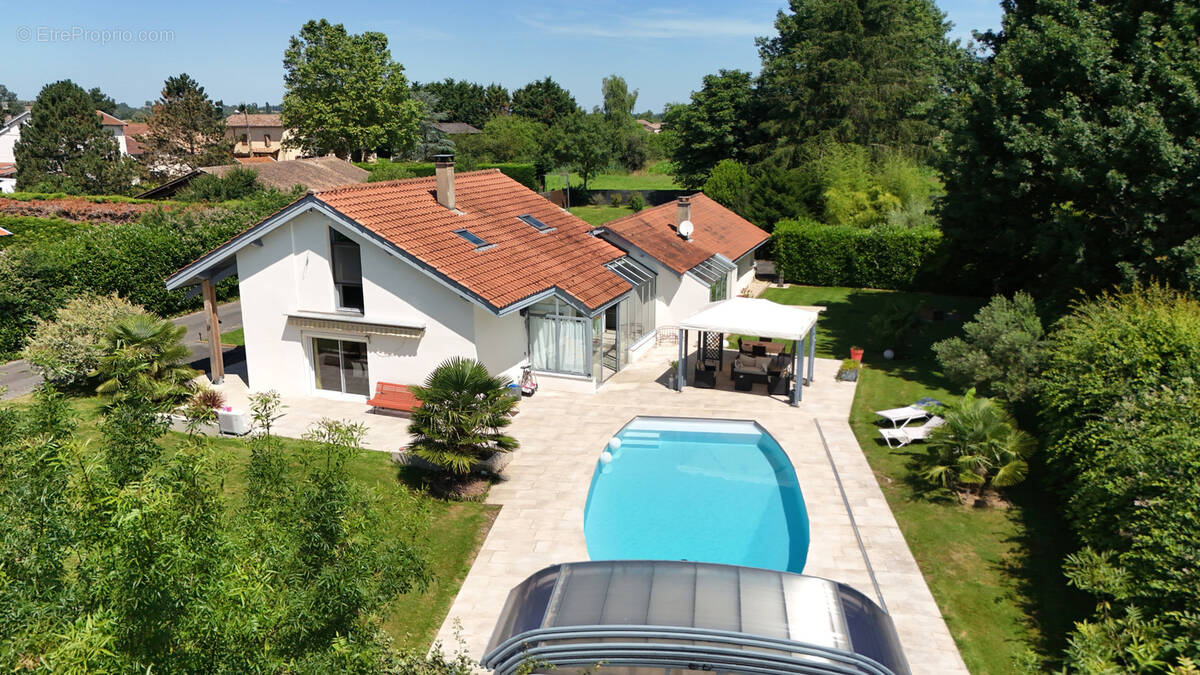 Maison à CHATILLON-SUR-CHALARONNE