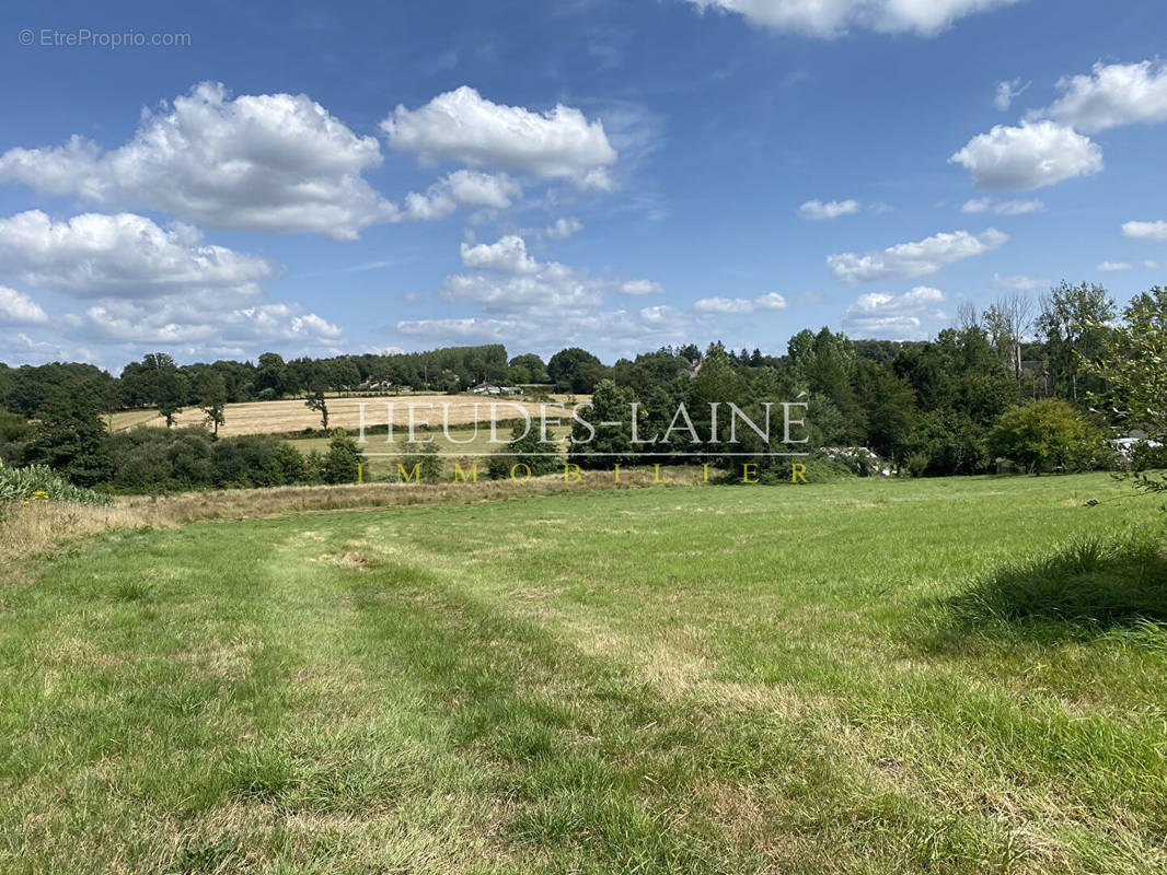 Terrain à PARIGNY