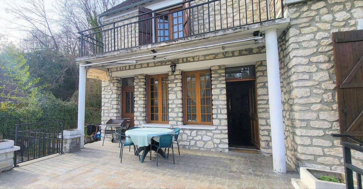 Maison à FONTAINE-LE-PORT