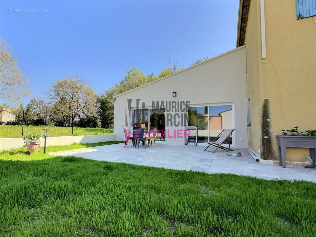 Maison à PERNES-LES-FONTAINES