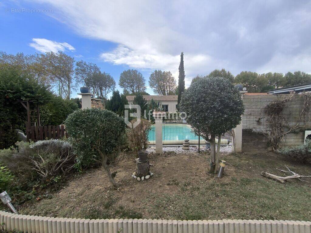 Maison à LAGRASSE