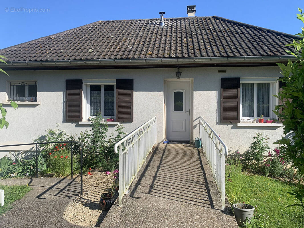 Maison à LEZINNES