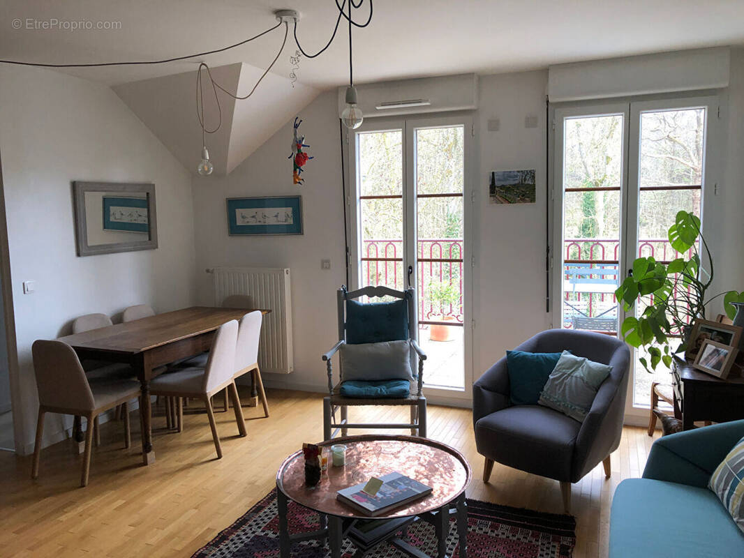 Appartement à BUC
