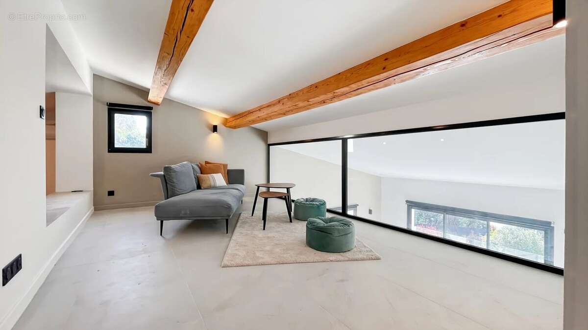 Maison à VALLAURIS