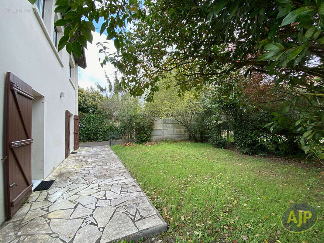 Maison à MERIGNAC