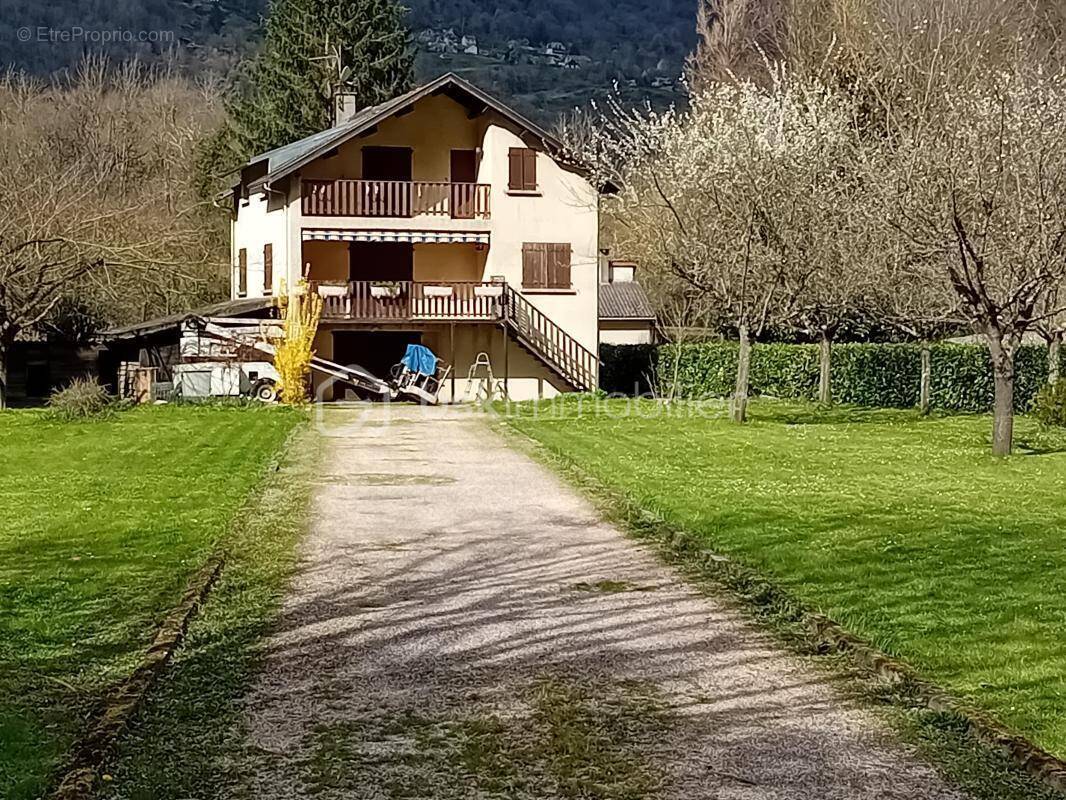 Maison à SAINT-BEAT