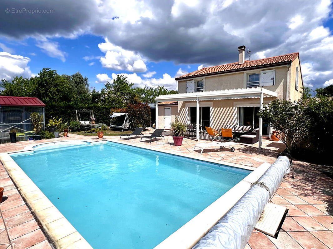 Maison à VILLEMOUSTAUSSOU