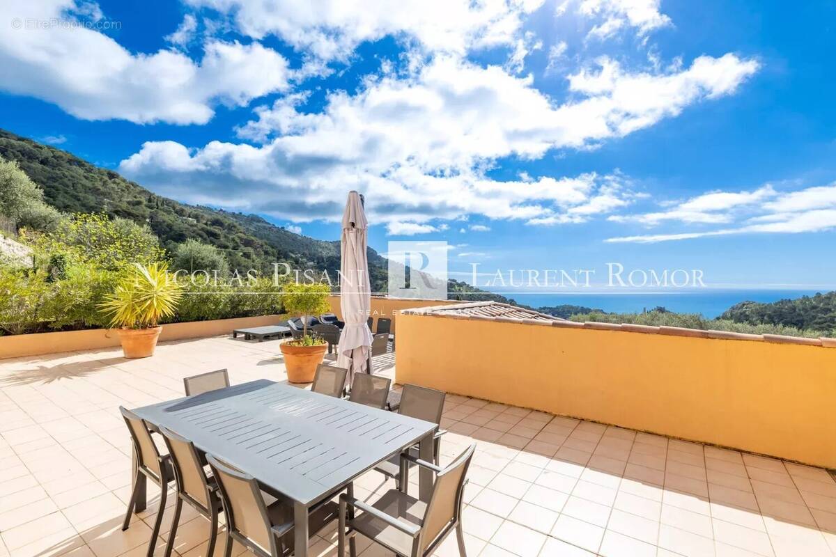 Appartement à EZE