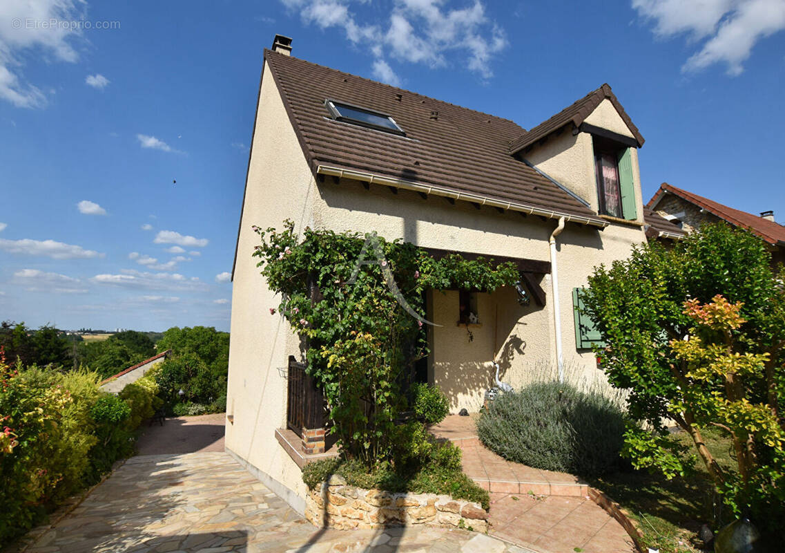 Maison à COMBS-LA-VILLE