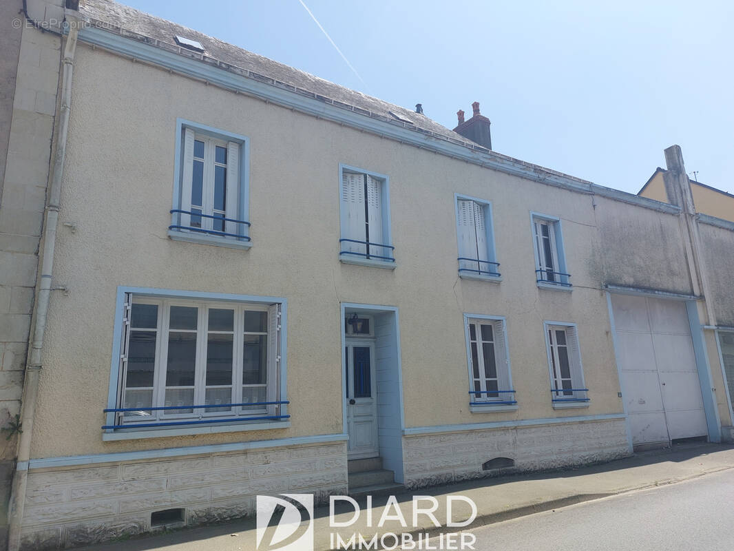 Maison à COSSE-LE-VIVIEN