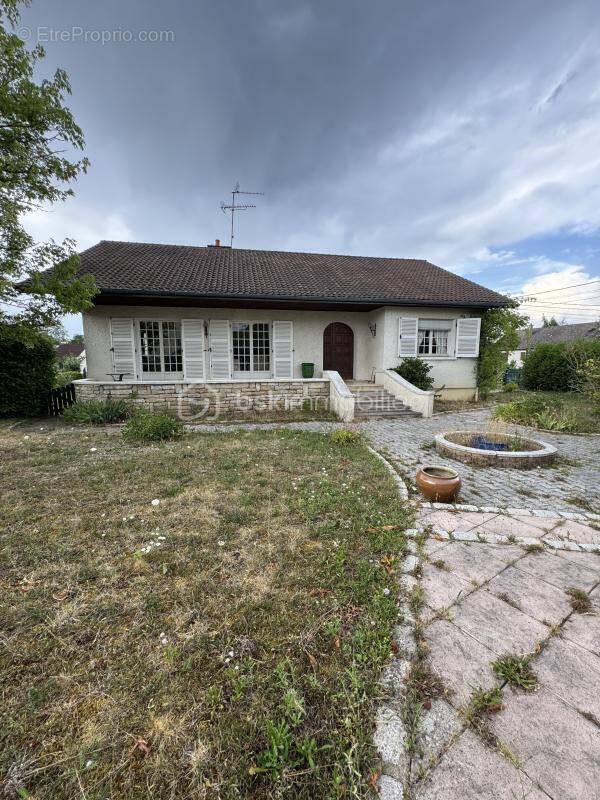 Maison à IS-SUR-TILLE