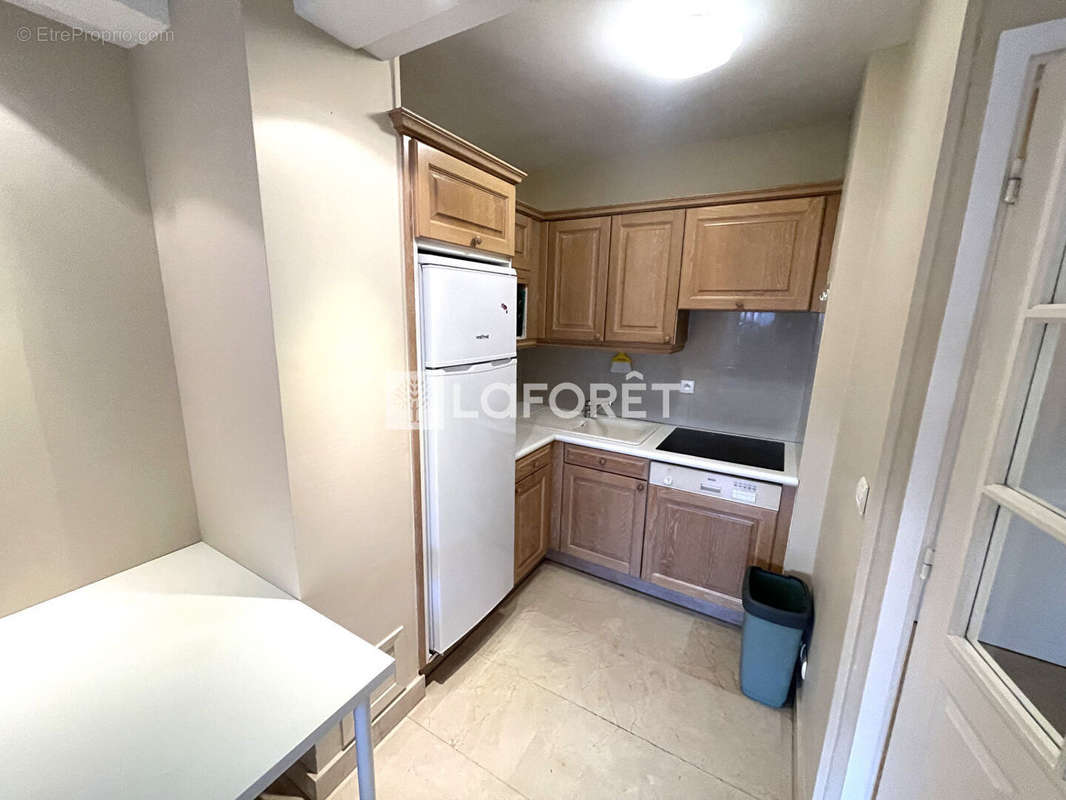 Appartement à SAINT-LAURENT-DU-VAR