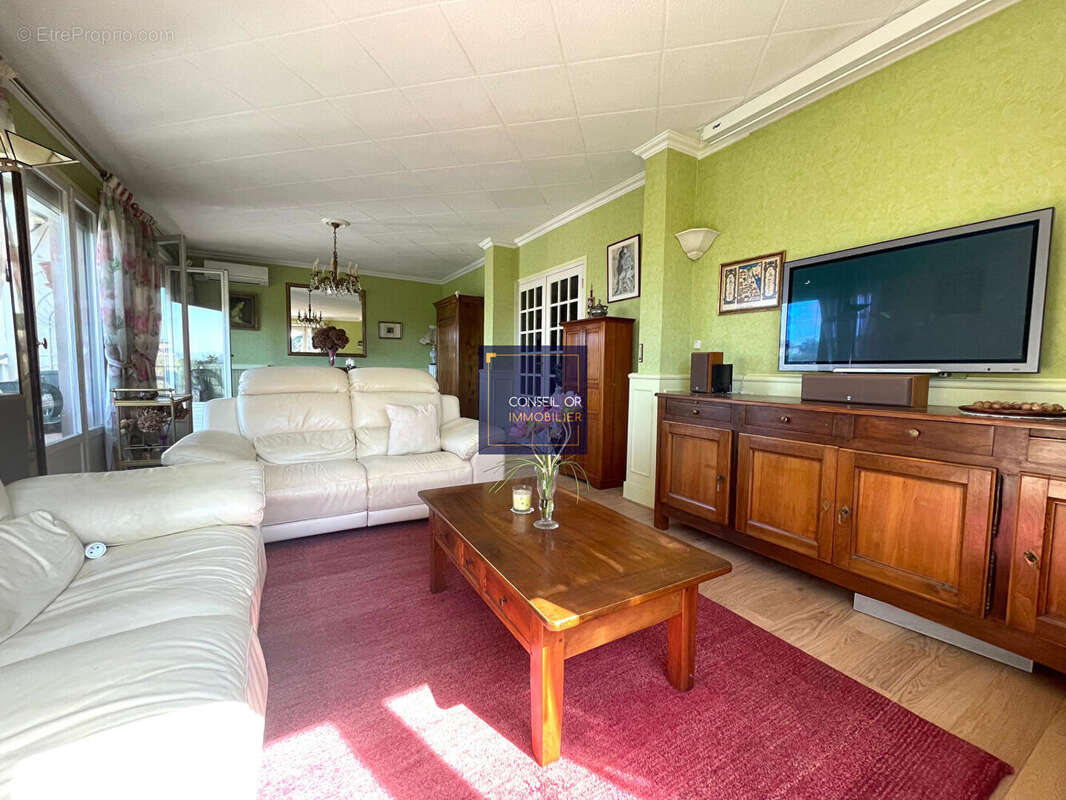 Appartement à SAINT-GENIS-LAVAL