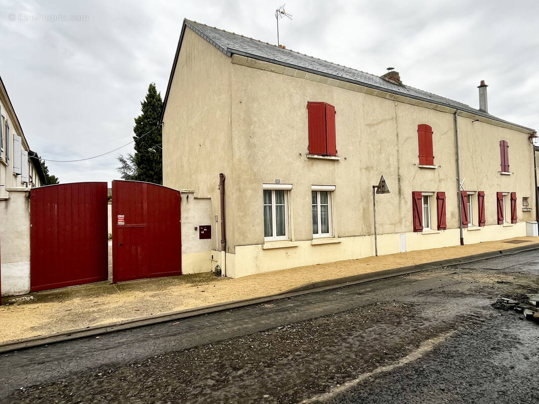 Maison à MONTREUIL-BELLAY