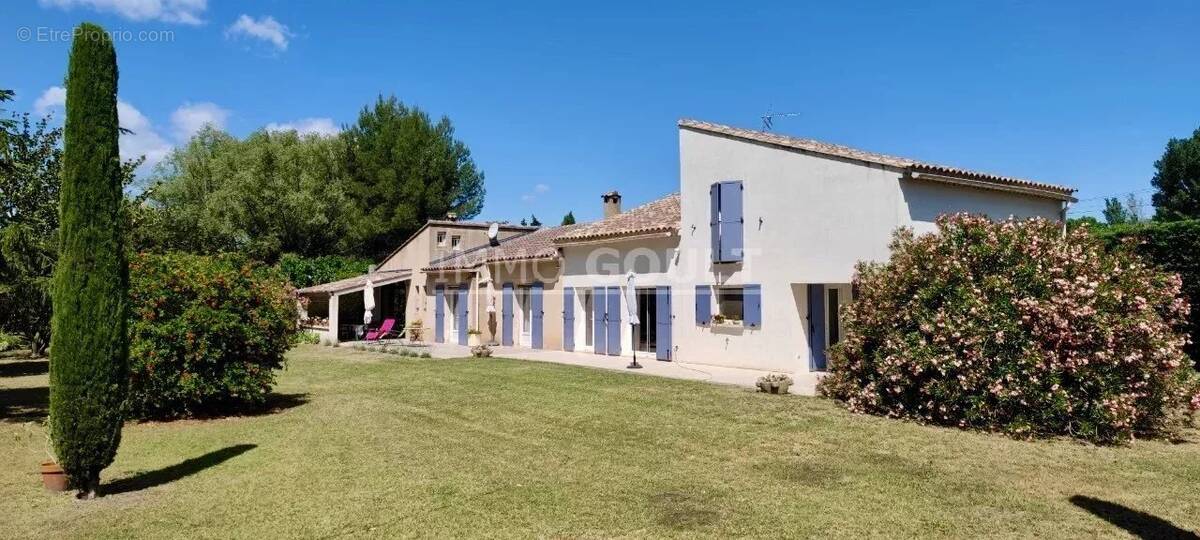 Maison à ROBION
