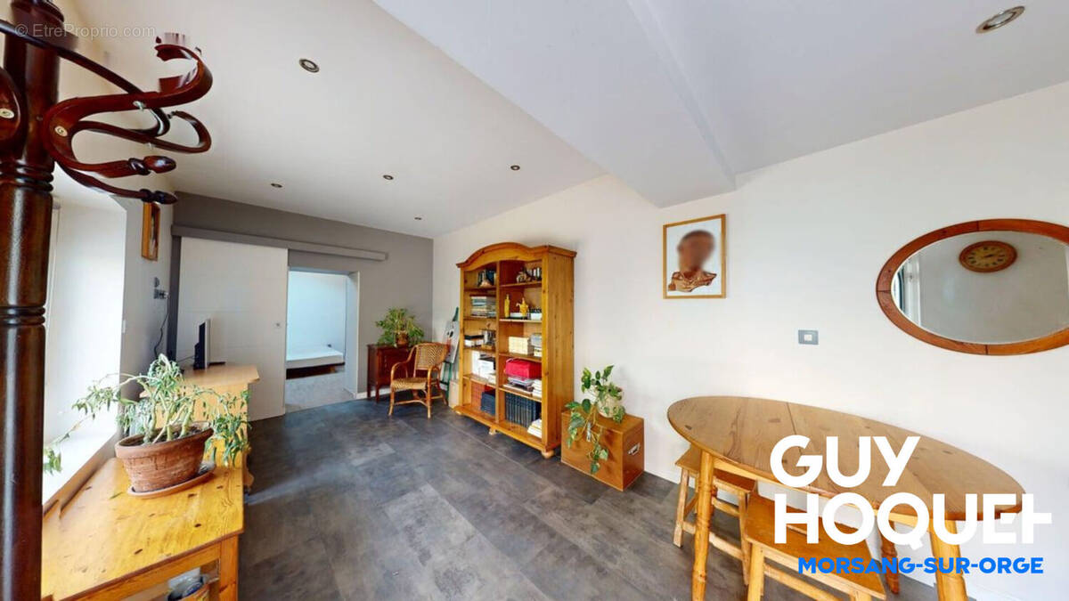 Appartement à SAINTE-GENEVIEVE-DES-BOIS
