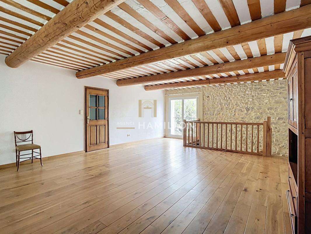 Maison à MONTEUX