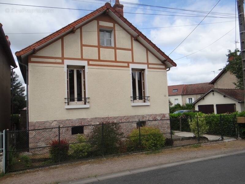 Maison à COSNE-D&#039;ALLIER