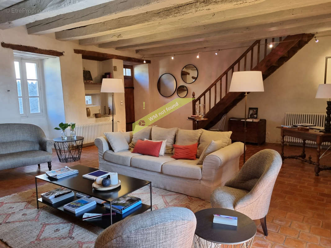 Maison à CHAMPNIERS-ET-REILHAC