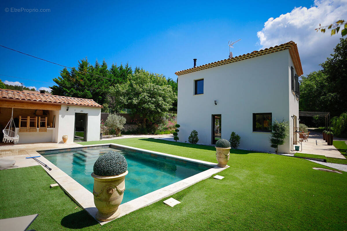 Photo 1 - Maison à SIMIANE-COLLONGUE
