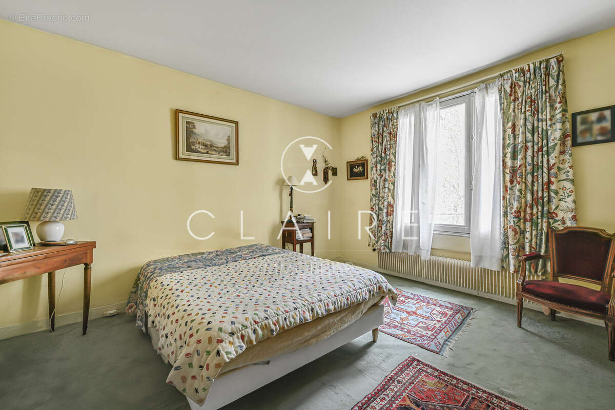 Appartement à PARIS-7E