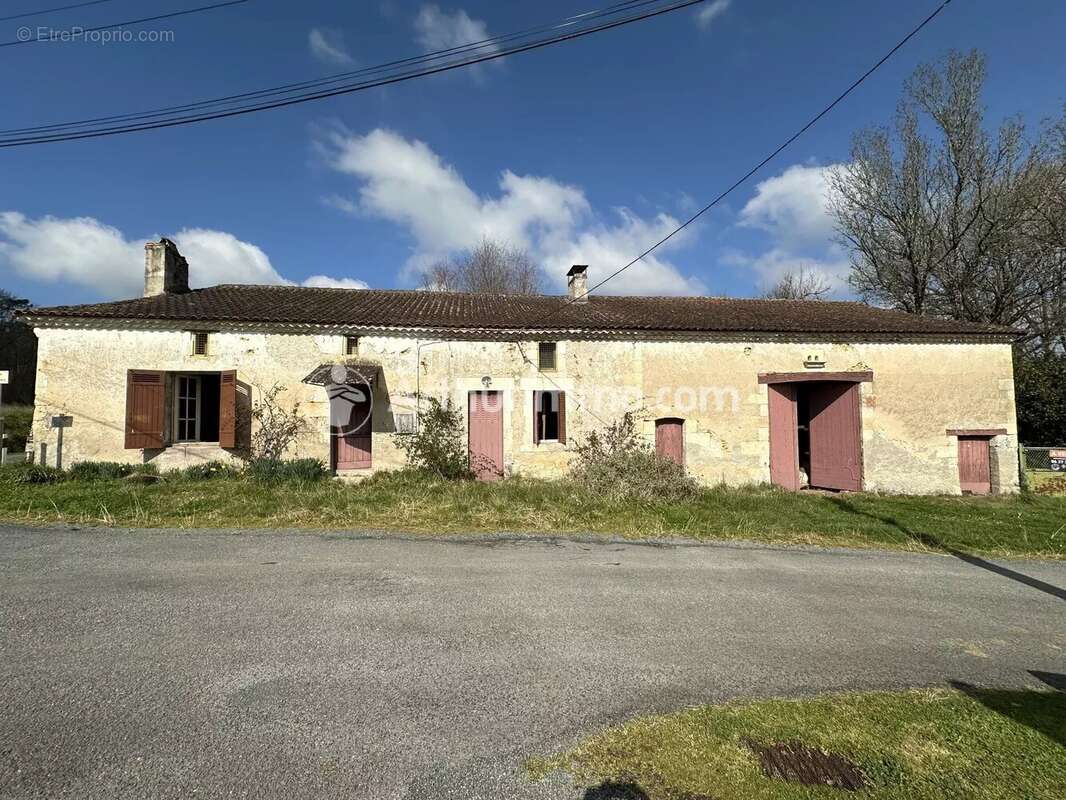 Maison à NEUVIC