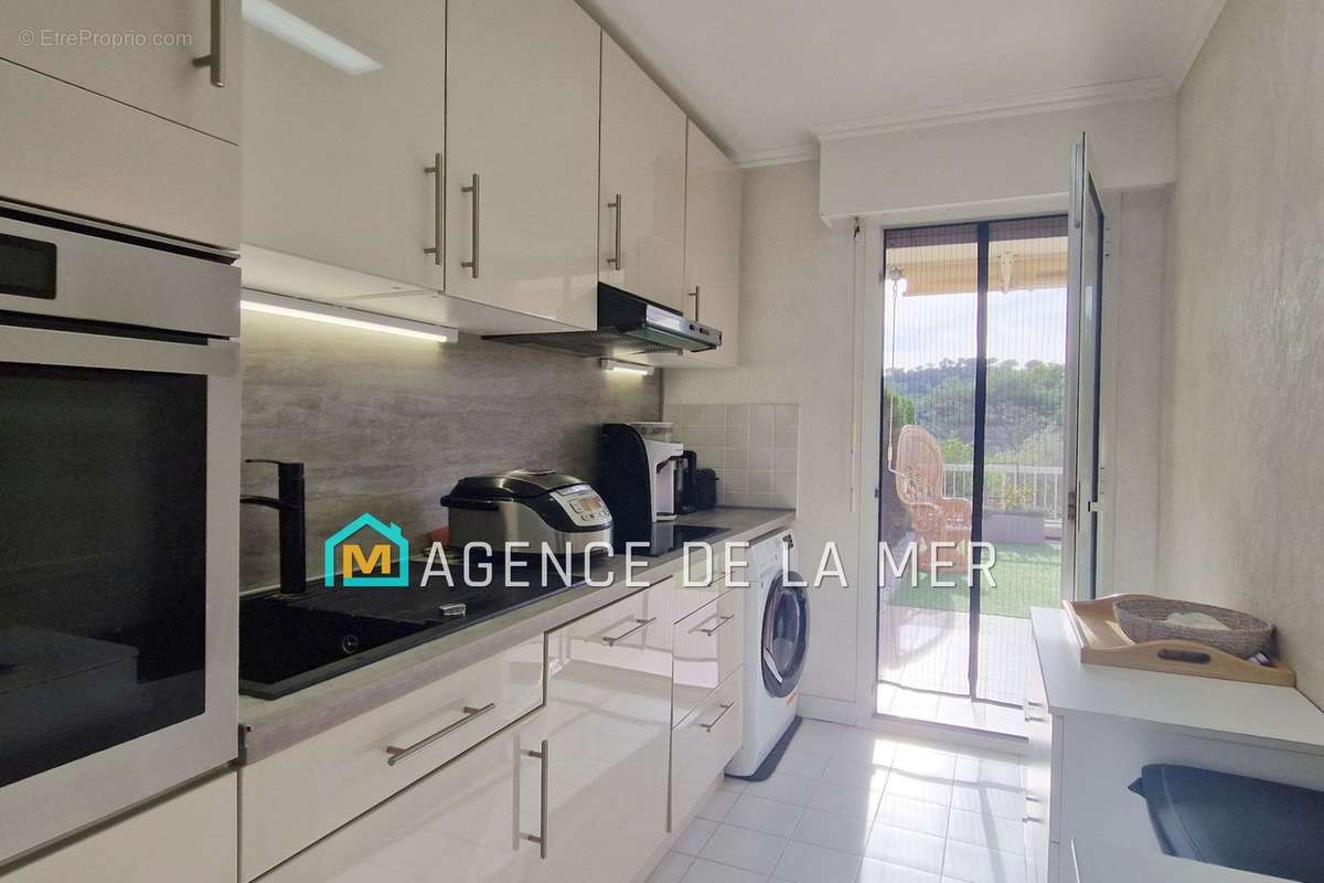 Appartement à MANDELIEU-LA-NAPOULE