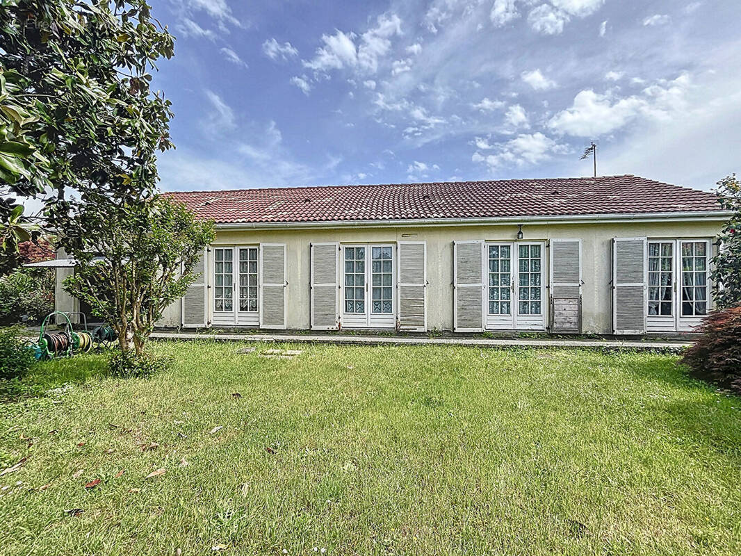 Maison à BLANQUEFORT