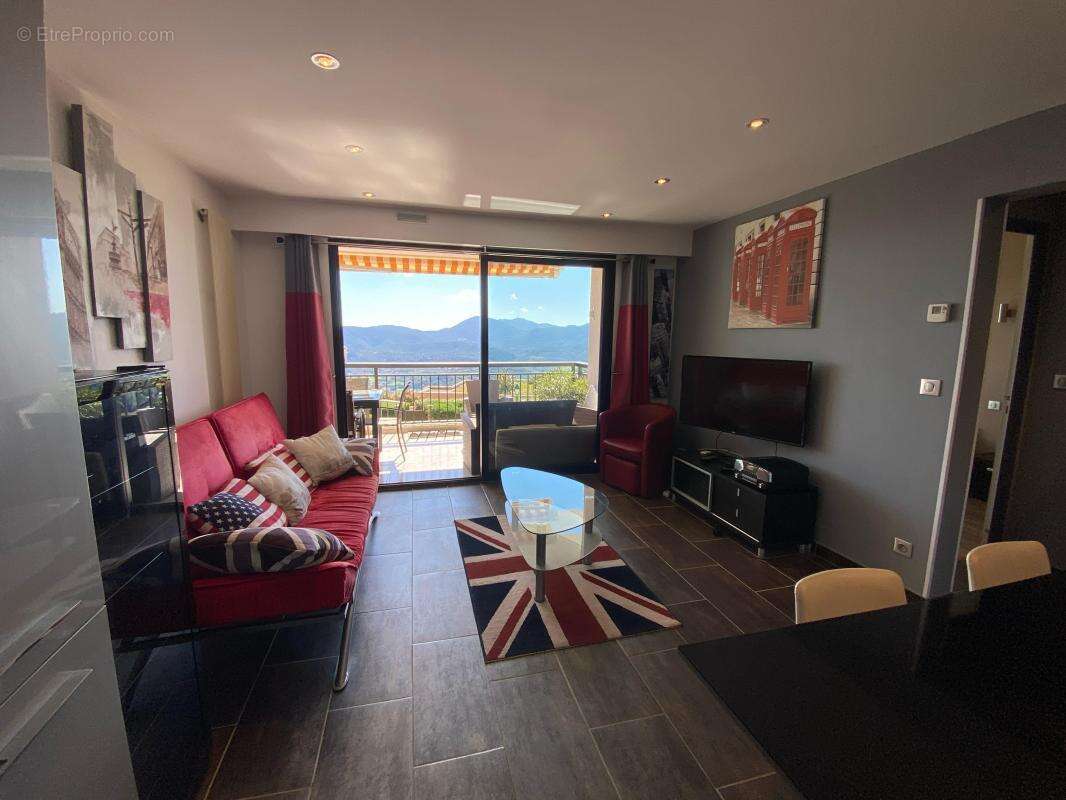 Appartement à MANDELIEU-LA-NAPOULE