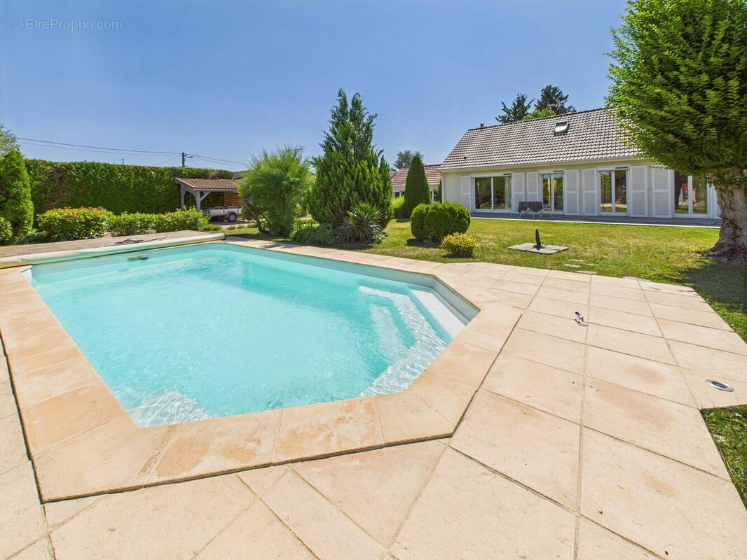 Maison à BUCHERES