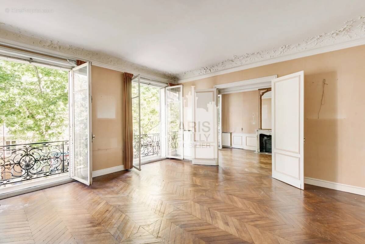 Appartement à PARIS-17E