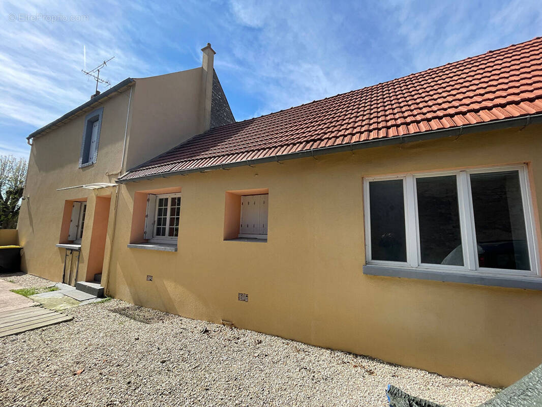 Maison à FRESNAY-L&#039;EVEQUE