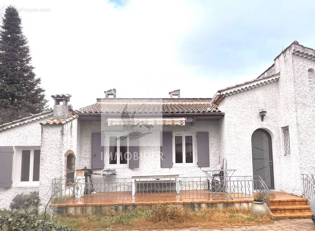 Maison à BOLLENE