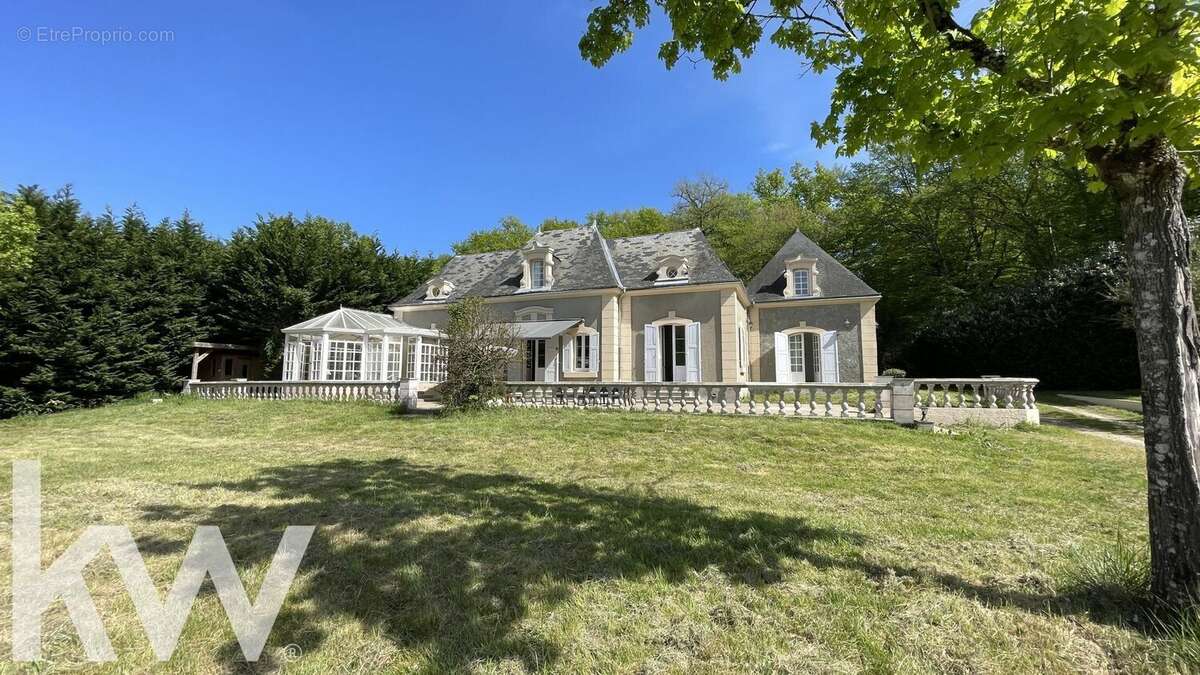 Maison à COUR-CHEVERNY