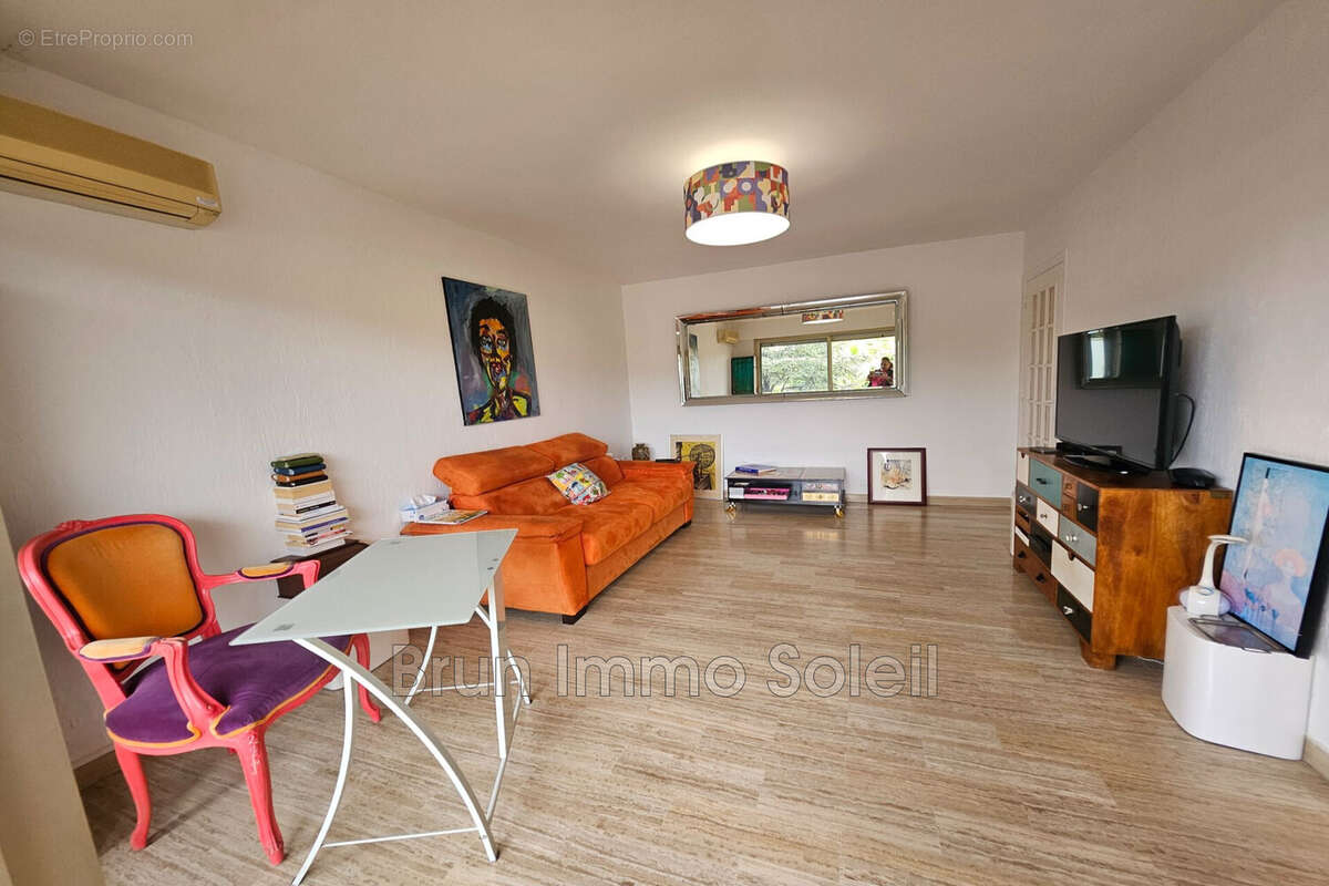 Appartement à VILLENEUVE-LOUBET