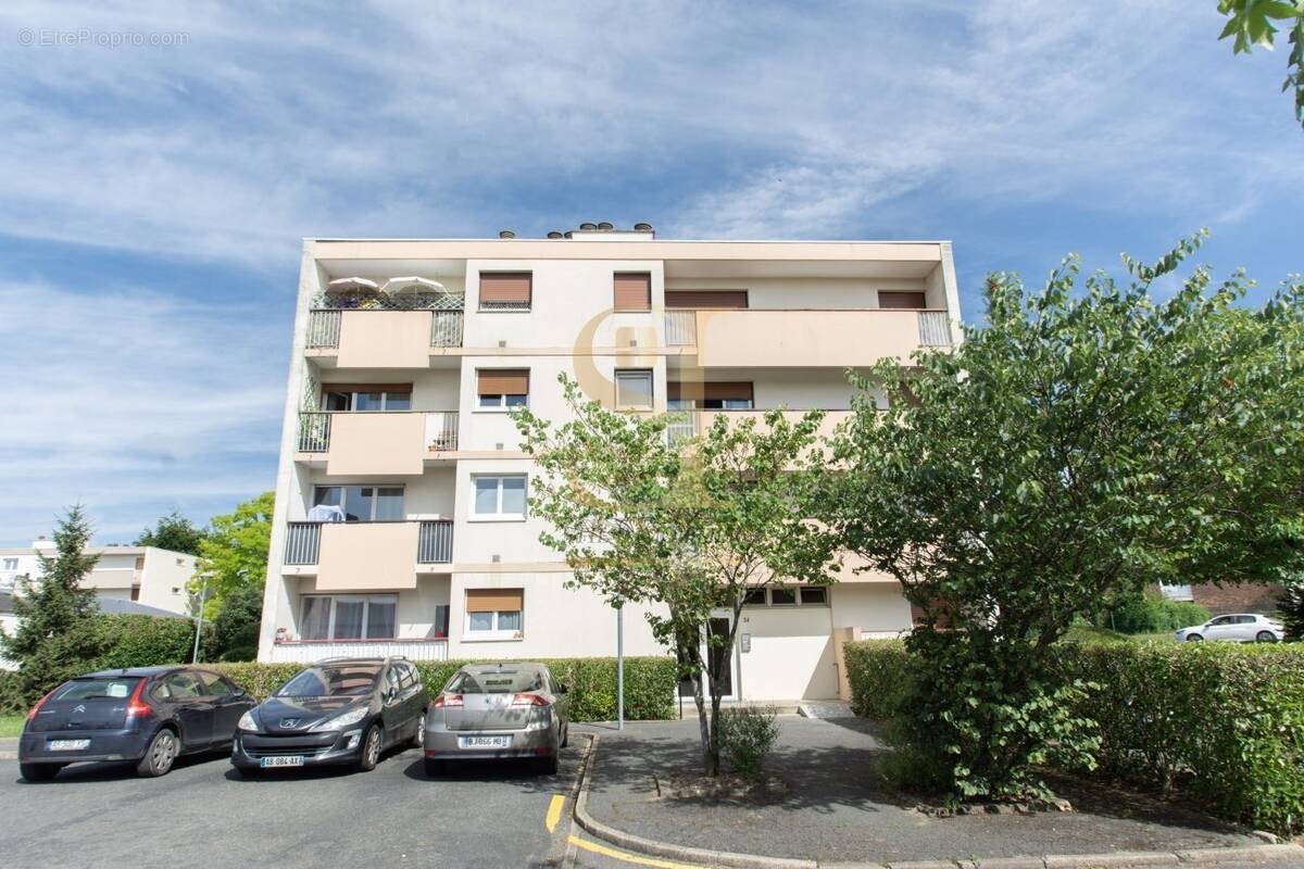 Appartement à BOUSSY-SAINT-ANTOINE