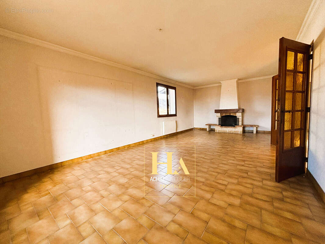 Maison à SERVES-SUR-RHONE