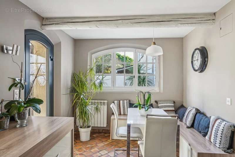 Maison à MONTEUX