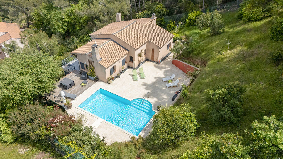 Maison à LA CRAU