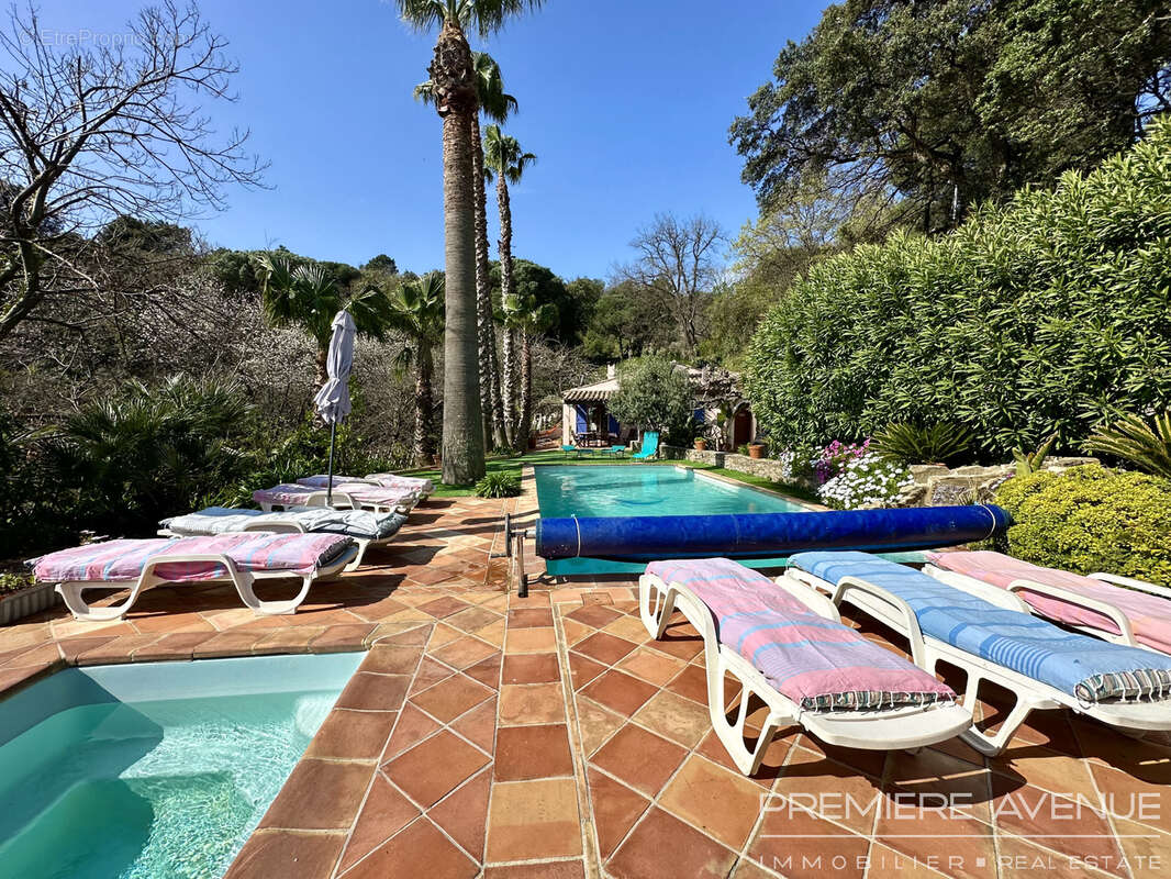 Maison à LA GARDE-FREINET