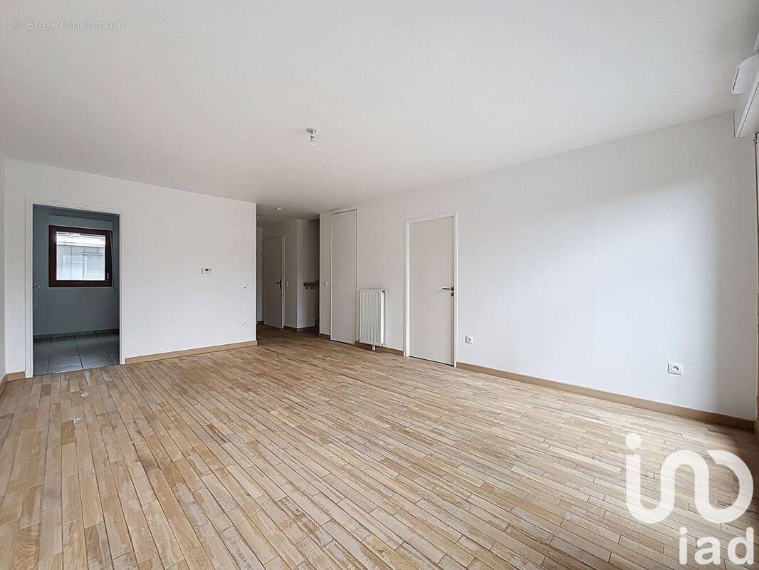 Photo 1 - Appartement à BUSSY-SAINT-GEORGES