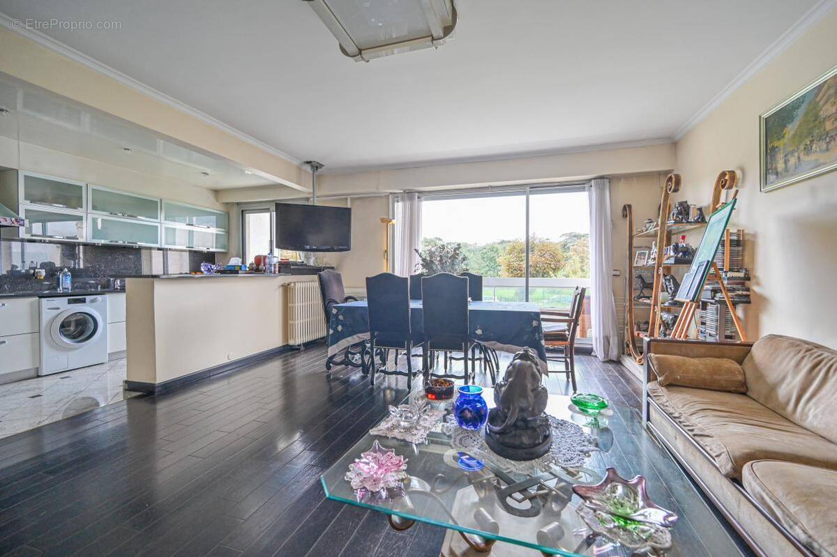 Appartement à CHARENTON-LE-PONT