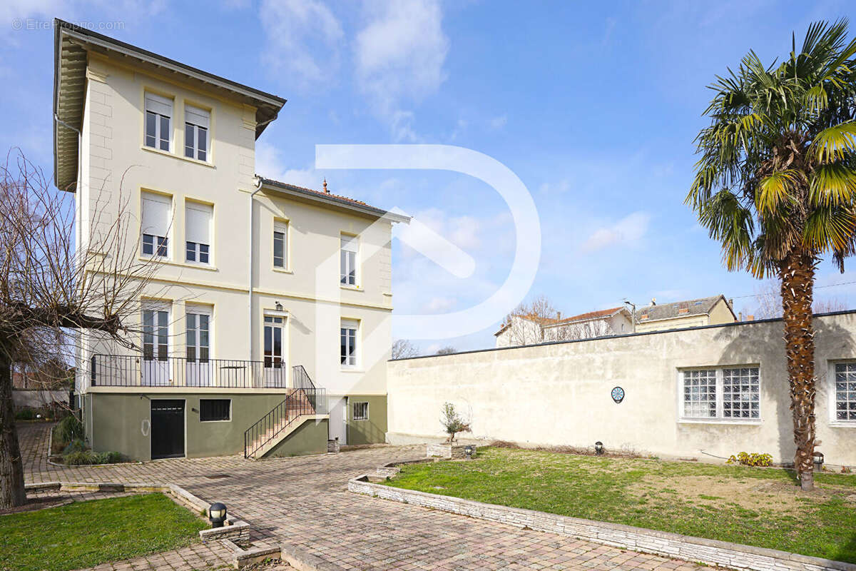 Maison à BEAUREPAIRE